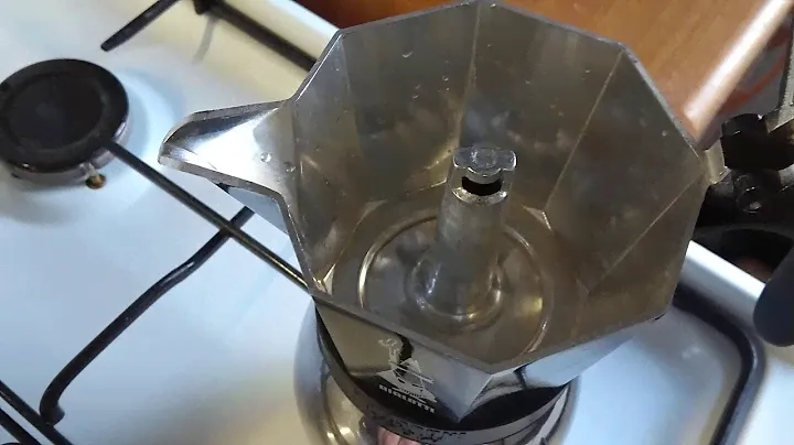 Гейзерная кофеварка Bialetti, немного о помоле