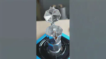 Iced Latte with a Bialetti Moka Pot #icedlatte #mokapot #bialetti #internationalcoffeeday